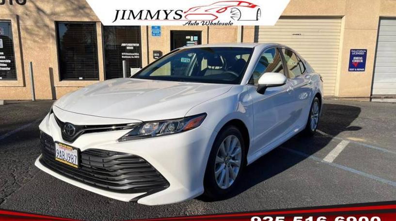 TOYOTA CAMRY 2018 4T1B11HK5JU124367 image