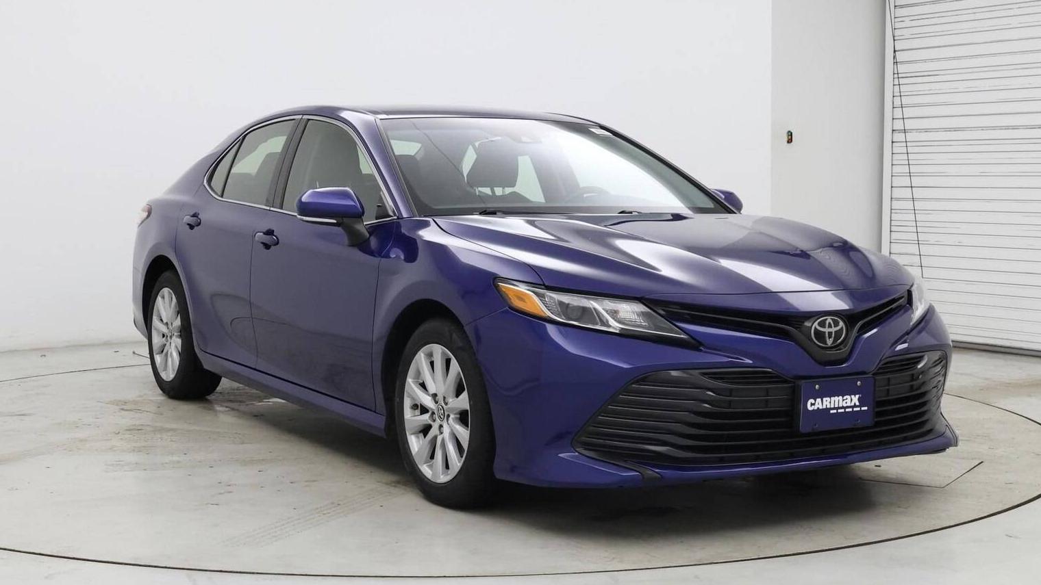 TOYOTA CAMRY 2018 JTNB11HK8J3042932 image