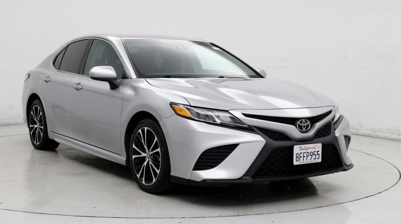 TOYOTA CAMRY 2018 4T1B11HK2JU616368 image