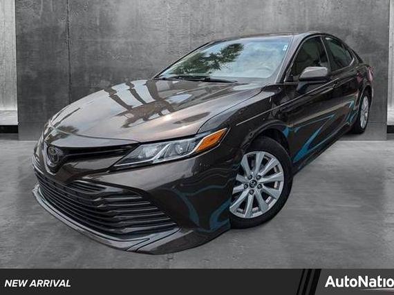 TOYOTA CAMRY 2018 4T1B11HK3JU138364 image
