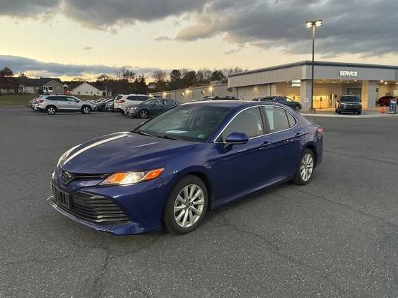 TOYOTA CAMRY 2018 4T1B11HK6JU670210 image