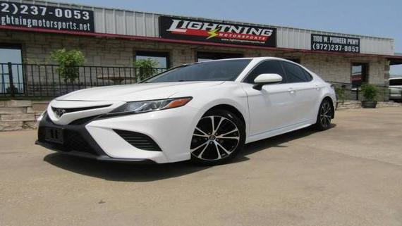 TOYOTA CAMRY 2018 4T1B11HK1JU152327 image