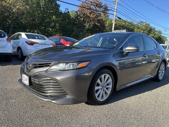 TOYOTA CAMRY 2018 4T1B11HKXJU050797 image TOYOTA CAMRY 2018 4T1B11HKXJU050797 image