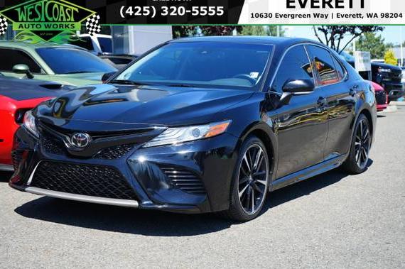 TOYOTA CAMRY 2018 4T1B61HK2JU150894 image