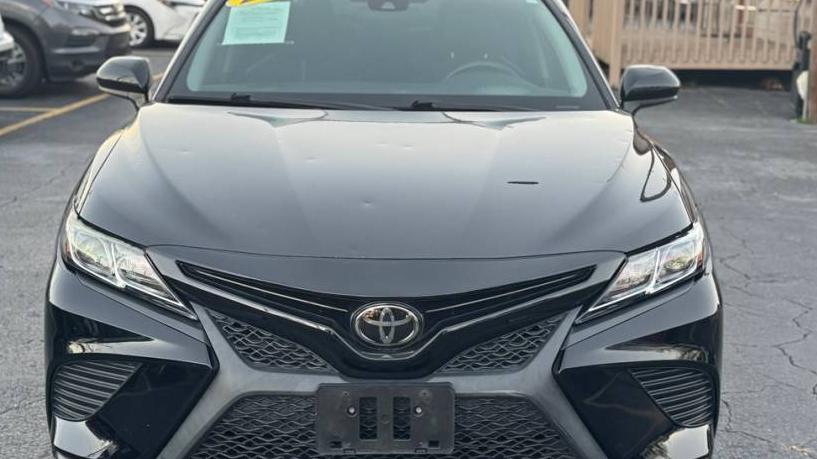 TOYOTA CAMRY 2018 4T1B11HK3JU574437 image