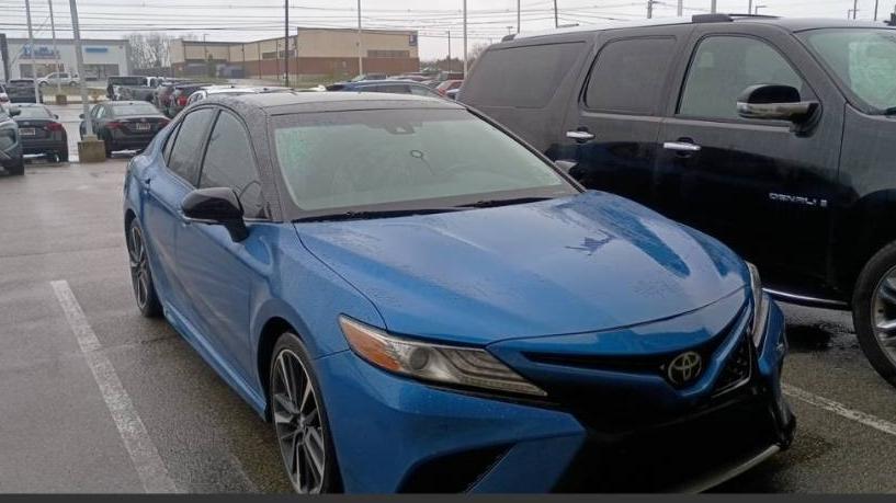 TOYOTA CAMRY 2018 4T1B61HK1JU151969 image