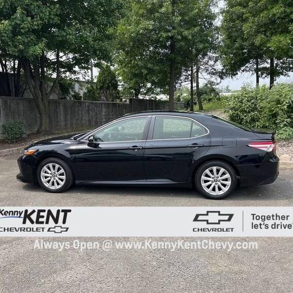 TOYOTA CAMRY 2018 JTNB11HK6J3044288 image
