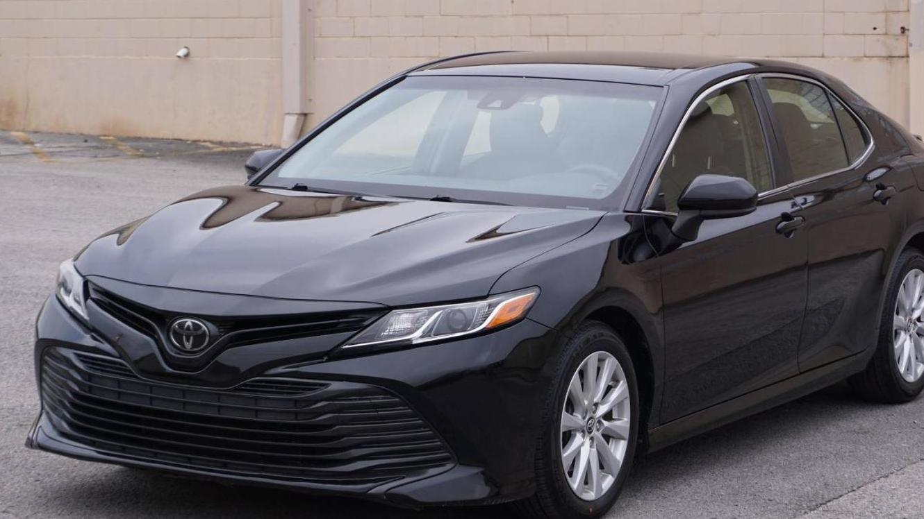 TOYOTA CAMRY 2018 JTNB11HK1J3001834 image