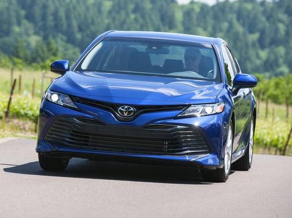 TOYOTA CAMRY 2018 4T1B11HK2JU155477 image
