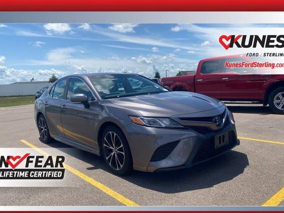 TOYOTA CAMRY 2018 4T1B11HK2JU015851 image