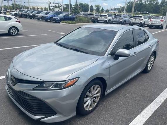 TOYOTA CAMRY 2018 4T1B11HK2JU583159 image