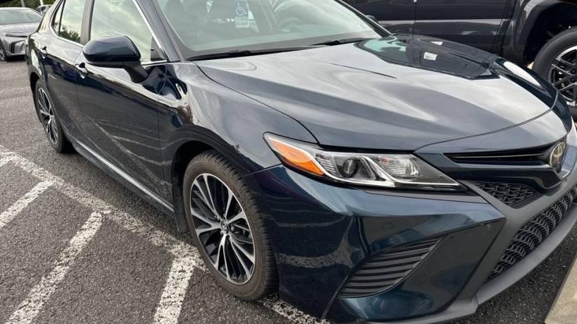 TOYOTA CAMRY 2018 4T1B11HK4JU558425 image