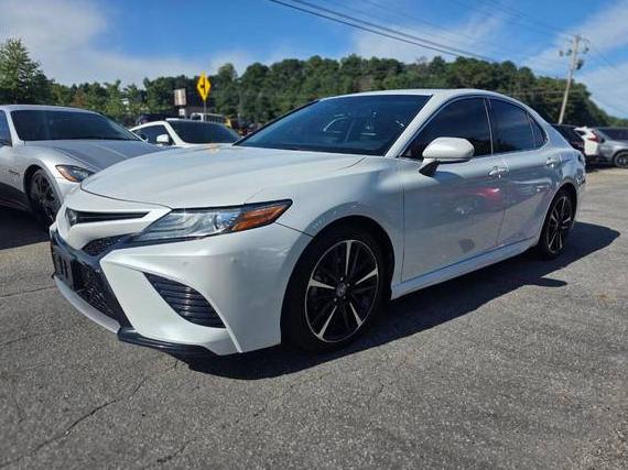 TOYOTA CAMRY 2018 4T1B61HK2JU074058 image