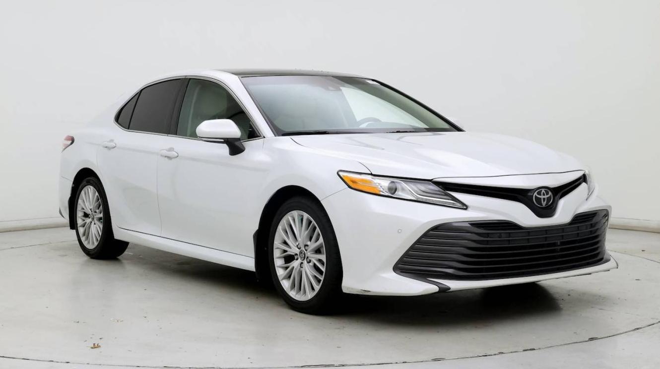 TOYOTA CAMRY 2018 4T1B11HK5JU659313 image