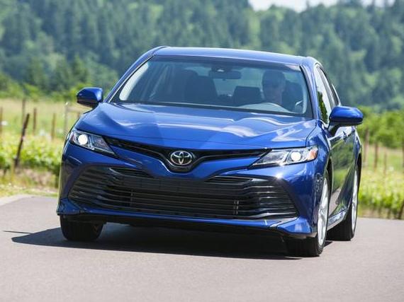 TOYOTA CAMRY 2018 4T1B11HK8JU673027 image
