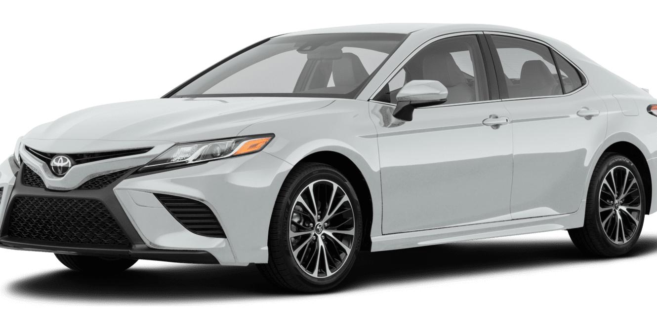 TOYOTA CAMRY 2018 4T1B61HK8JU152875 image