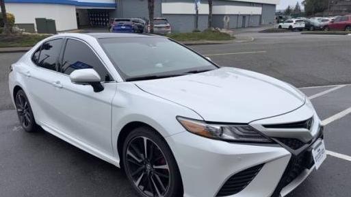 TOYOTA CAMRY 2018 4T1B61HK4JU042356 image