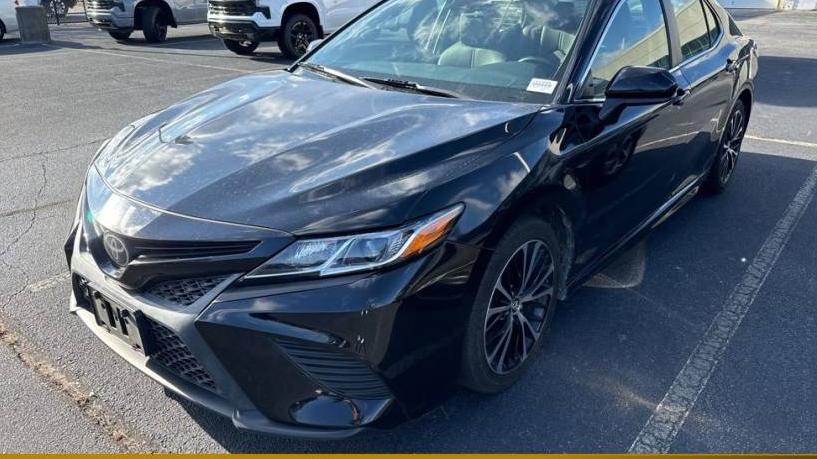 TOYOTA CAMRY 2018 JTNB11HK4J3033578 image