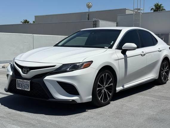 TOYOTA CAMRY 2018 JTNB11HK9J3066589 image