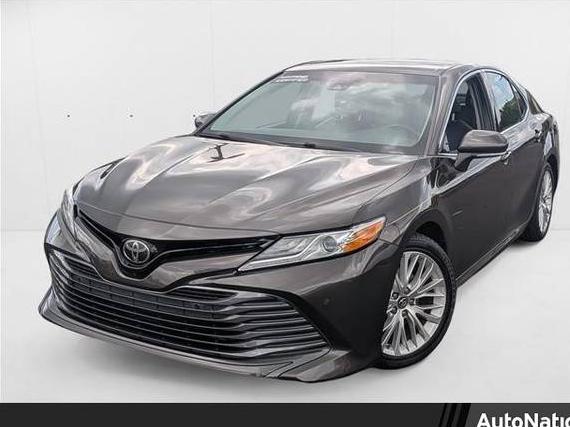 TOYOTA CAMRY 2018 4T1B11HK0JU014083 image