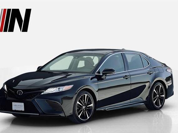 TOYOTA CAMRY 2018 4T1B61HK2JU082645 image