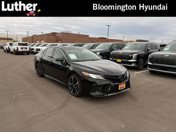 TOYOTA CAMRY 2018 4T1B61HK0JU556933 image