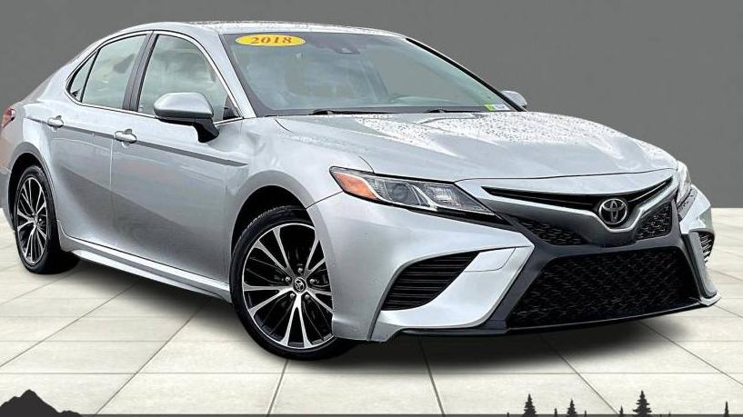 TOYOTA CAMRY 2018 JTNB11HK5J3033587 image
