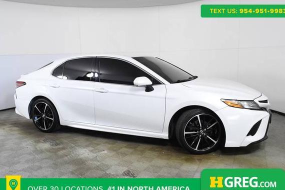 TOYOTA CAMRY 2018 4T1B61HK6JU070241 image
