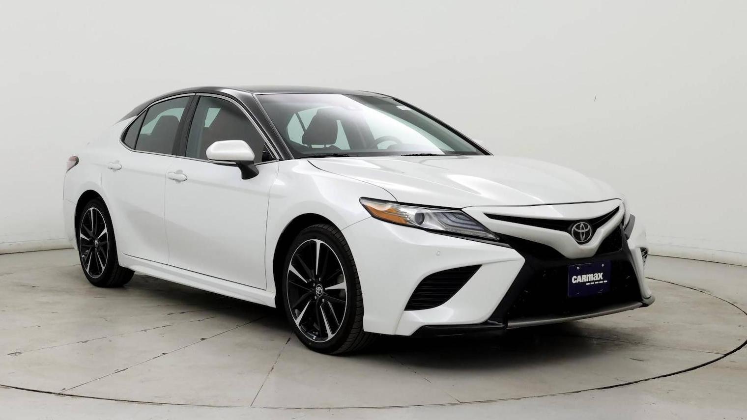 TOYOTA CAMRY 2018 4T1B61HK6JU157220 image