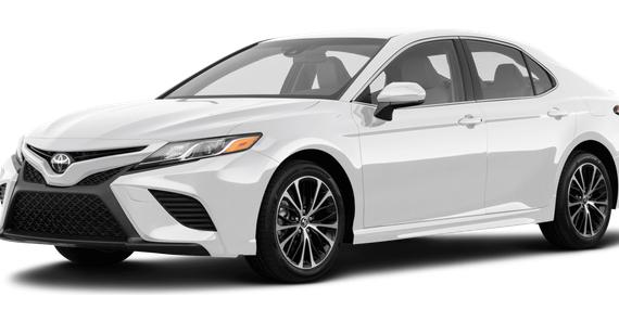 TOYOTA CAMRY 2018 4T1B11HKXJU130472 image