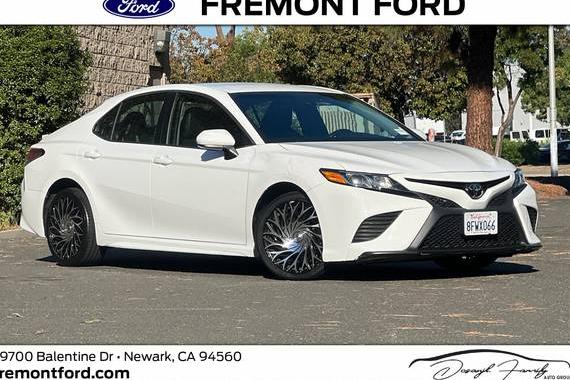 TOYOTA CAMRY 2018 4T1B11HK8JU151093 image