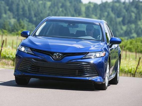 TOYOTA CAMRY 2018 4T1B11HK9JU011036 image