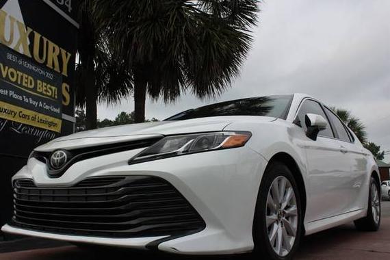 TOYOTA CAMRY 2018 4T1B11HK8JU081286 image