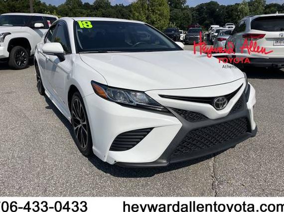 TOYOTA CAMRY 2018 4T1B11HK8JU044237 image