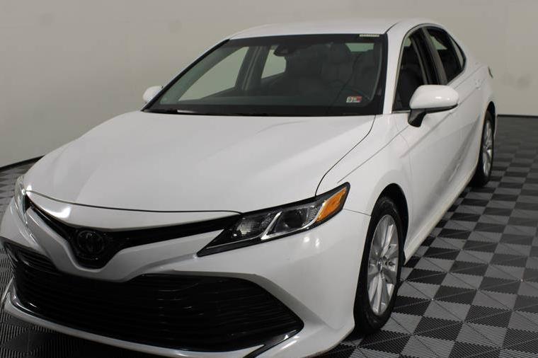 TOYOTA CAMRY 2018 4T1B11HKXJU067230 image