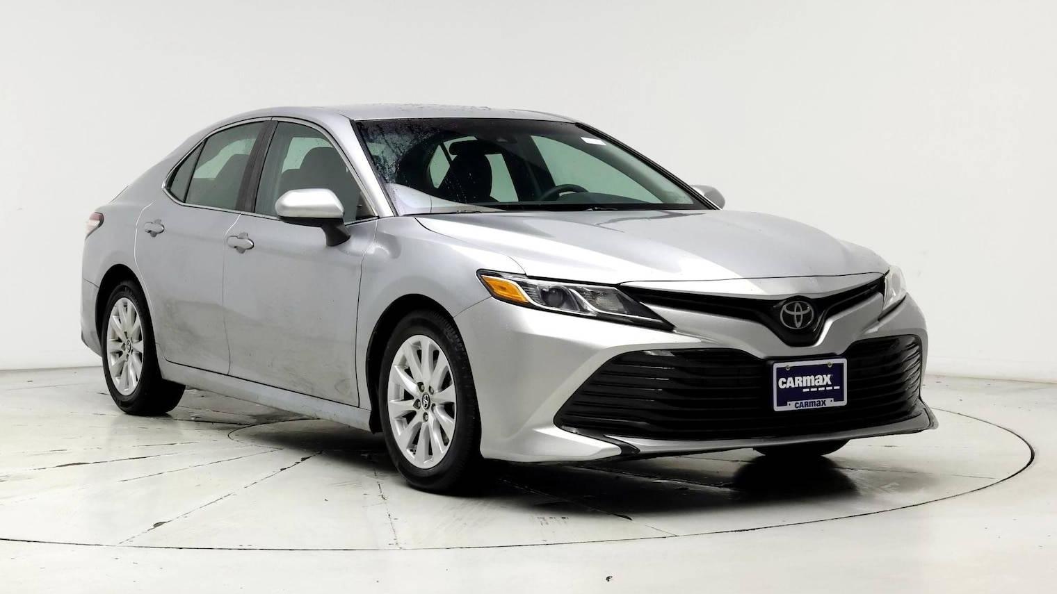 TOYOTA CAMRY 2018 4T1B11HK0JU122347 image