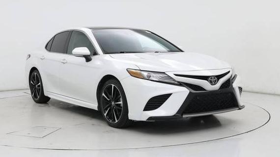 TOYOTA CAMRY 2018 4T1B61HK9JU648509 image