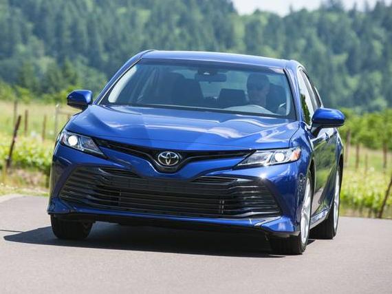 TOYOTA CAMRY 2018 4T1B11HK6JU001368 image