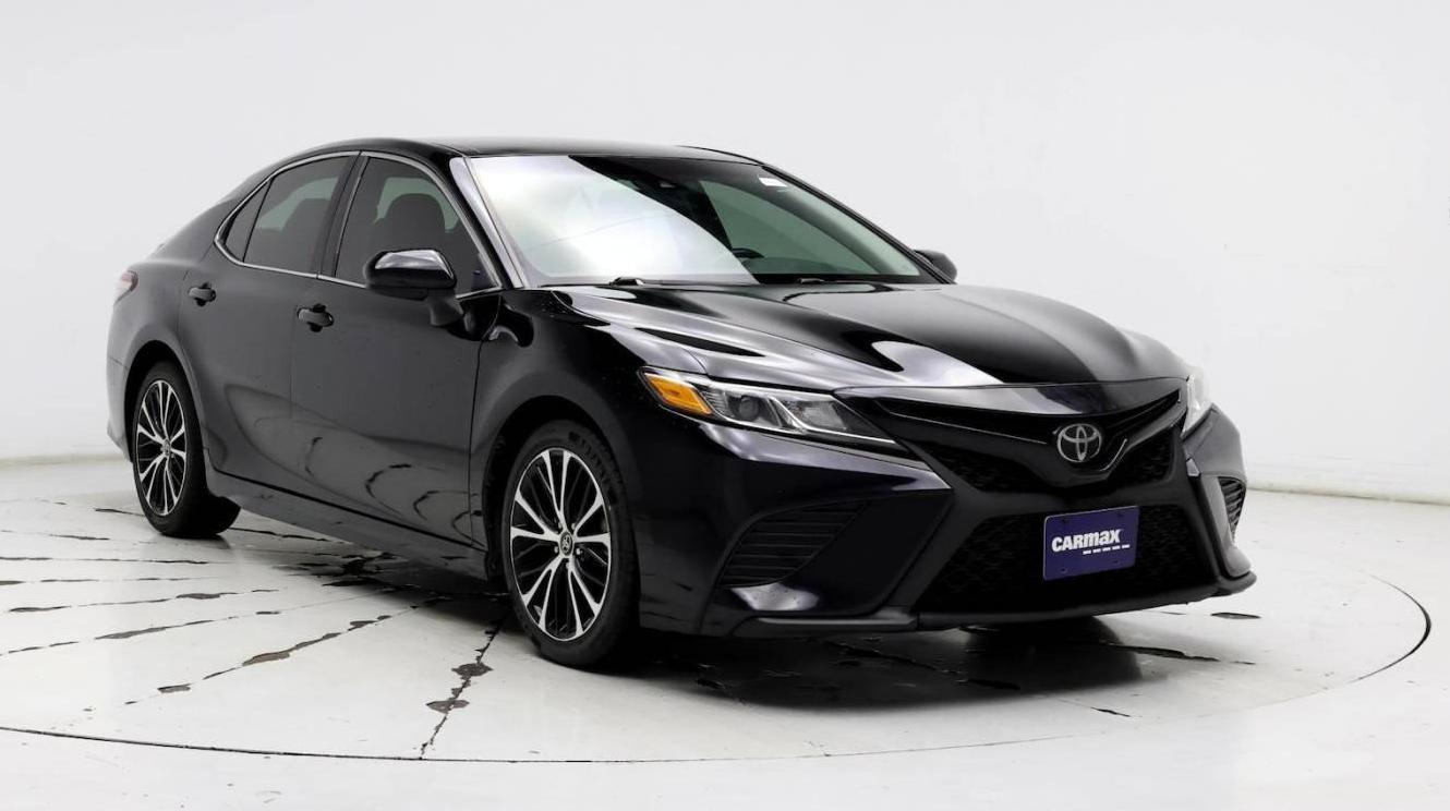 TOYOTA CAMRY 2018 4T1B11HK3JU157710 image