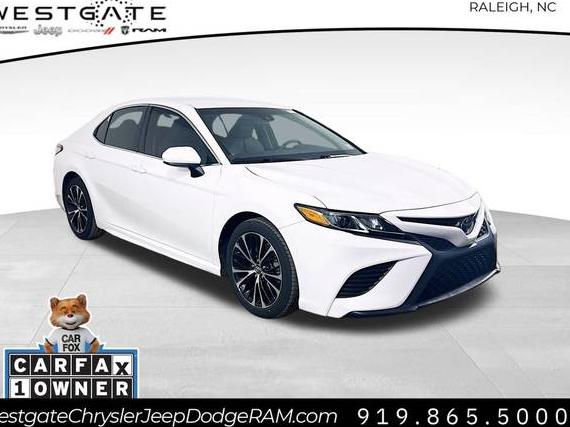 TOYOTA CAMRY 2018 4T1B11HK7JU044486 image