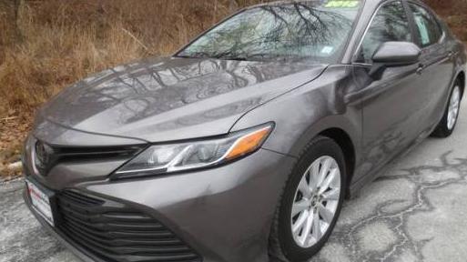 TOYOTA CAMRY 2018 4T1B11HK8JU651822 image