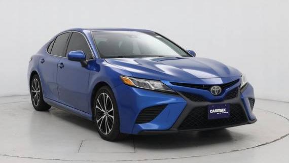 TOYOTA CAMRY 2018 4T1B11HK0JU033393 image