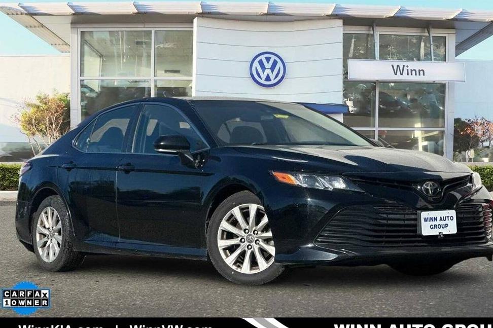 TOYOTA CAMRY 2018 4T1B11HK4JU135831 image