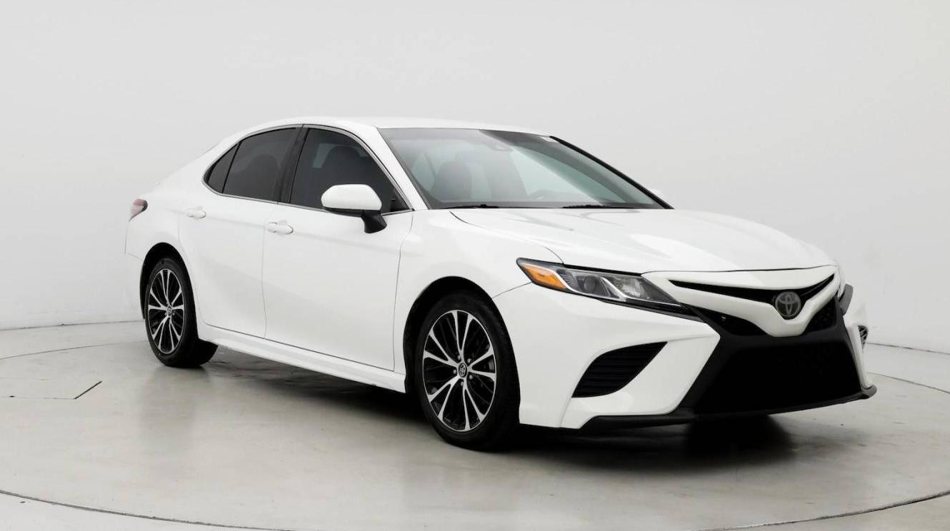 TOYOTA CAMRY 2018 4T1B11HK8JU154611 image