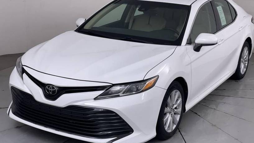 TOYOTA CAMRY 2018 4T1B11HK2JU665845 image