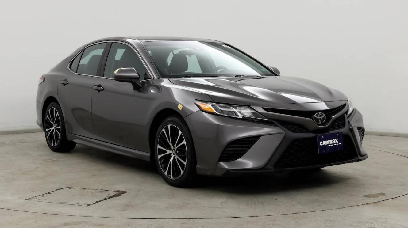 TOYOTA CAMRY 2018 4T1B11HK8JU655627 image