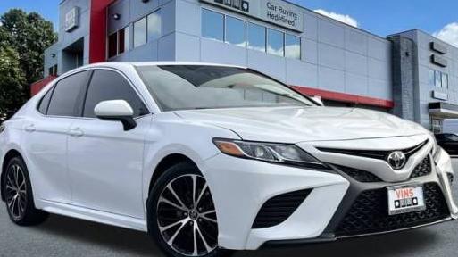 TOYOTA CAMRY 2018 4T1B11HK6JU149035 image