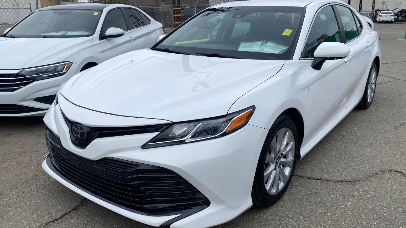 TOYOTA CAMRY 2018 4T1B11HK8JU580475 image