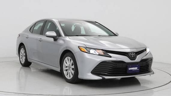TOYOTA CAMRY 2018 4T1B11HK6JU620214 image