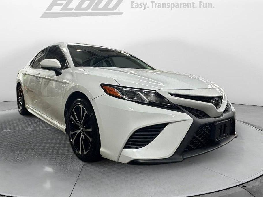 TOYOTA CAMRY 2018 4T1B11HK0JU088362 image